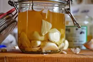 czosnek z miodem