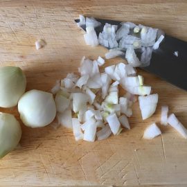 cebula na siwe włosy