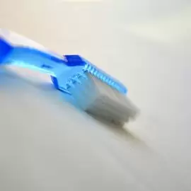 jak prawidłowo myć zęby