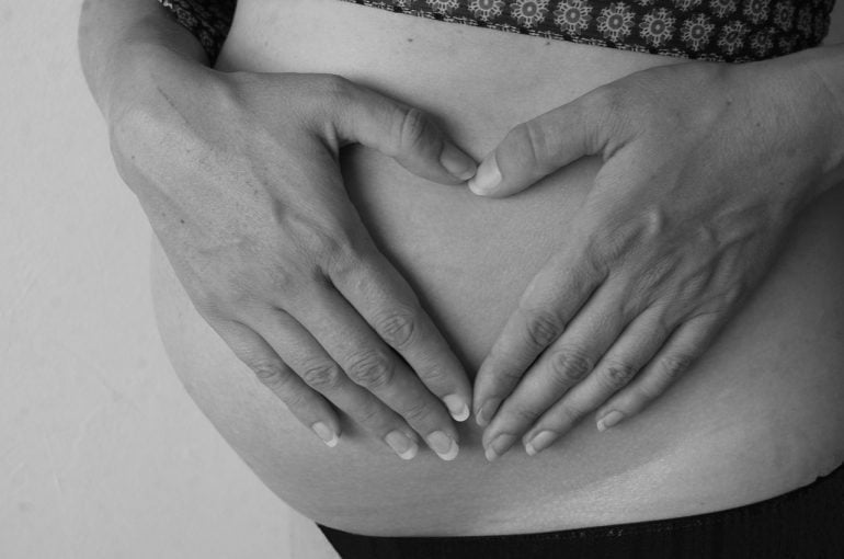 Twardy brzuch w ciąży